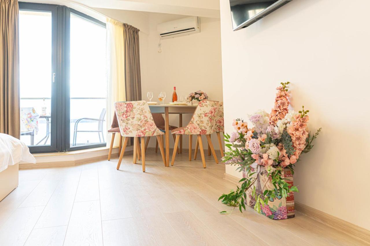 Apartament Le Bonheur Deux Solid Residence Butoaie 마마이아 외부 사진