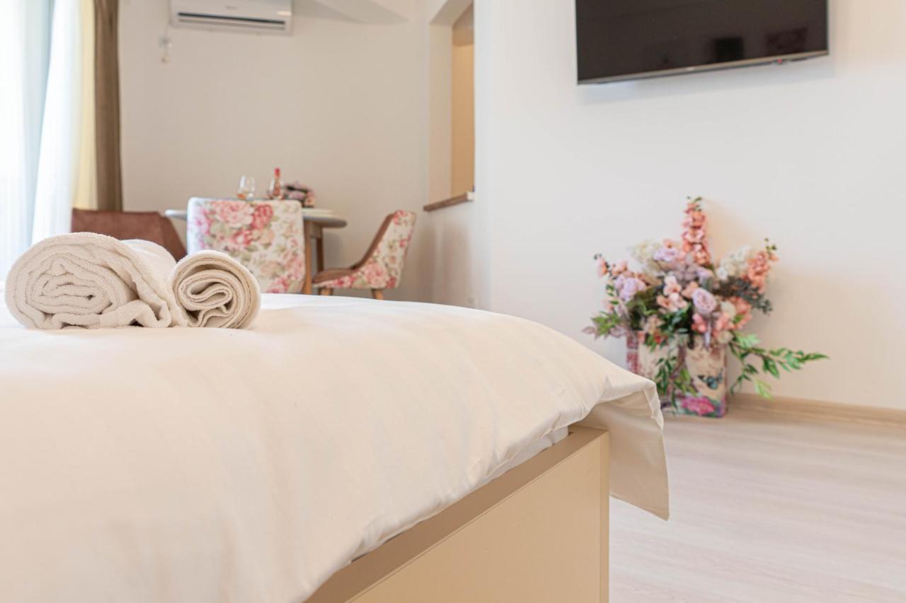 Apartament Le Bonheur Deux Solid Residence Butoaie 마마이아 외부 사진
